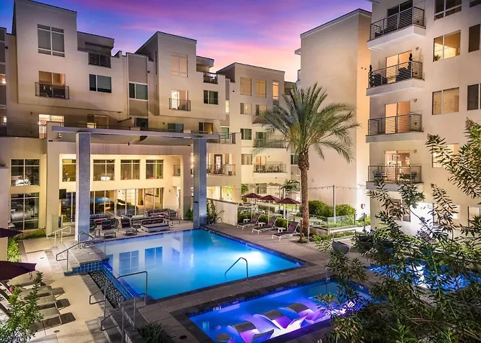 Paradise Cozysuites Under The Palms With Jacuzzi 18 *