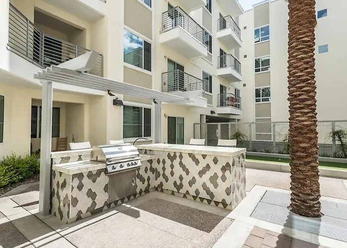 Paradise Cozysuites Under The Palms With Jacuzzi 18 *