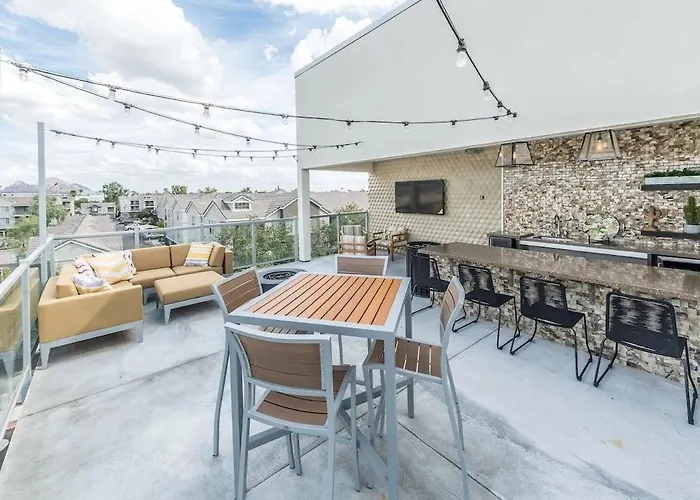 Paradise Cozysuites Under The Palms With Jacuzzi 18 *